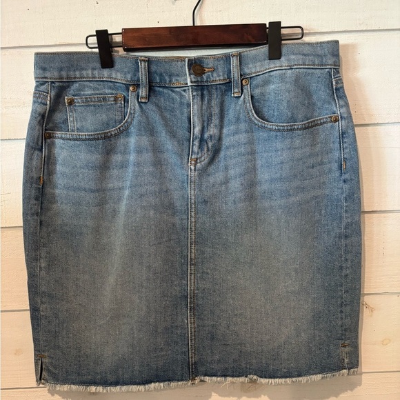 LOFT NWT Ann Taylor Loft Women's 10
Denim Pencil Skirt Raw Hem - Picture 3 of 12
